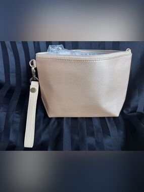Original Thirty One Tapered Pouch / clutch Gold Metallic Smooth Finish